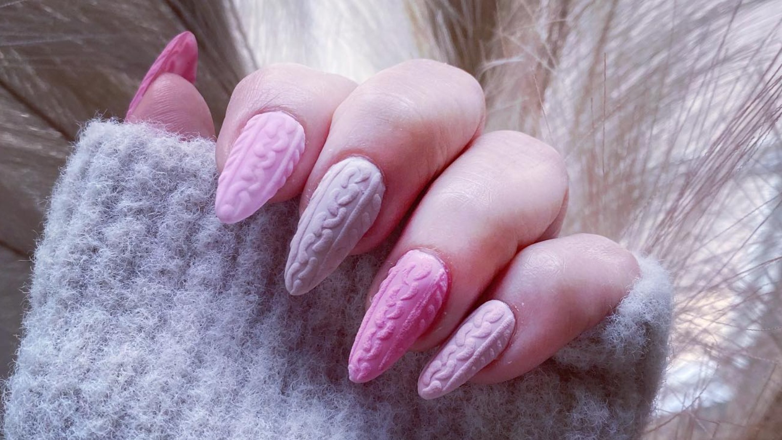 Fall Sweater Nails 2025
